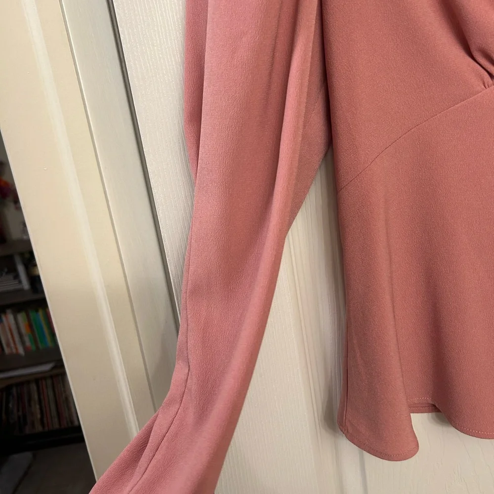 express blouse - Picture 2 of 5